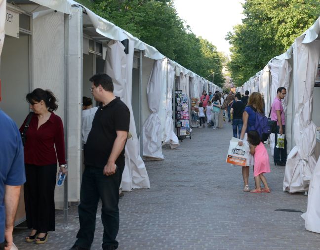 Δύο στους δέκα αγοράζουν βιβλία από το Φεστιβάλ