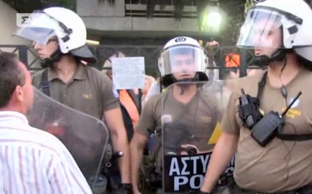 «Δεν φεύγουμε αν δεν δούμε τον υπουργό»