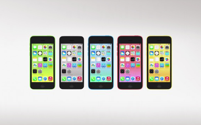 Επιβεβαιώνει η Wall Street Journal τη μείωση παραγωγής του iPhone 5C