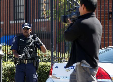 Τα μέτρα ασφαλείας επανεξετάζουν οι ΗΠΑ μετά την επίθεση στο Νέιβι Γιαρντ