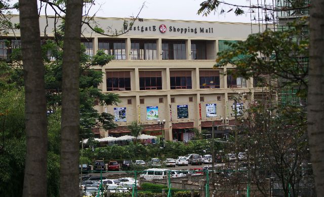 Ανασύρθηκαν δύο σοροί από το εμπορικό κέντρο του Ναϊρόμπι