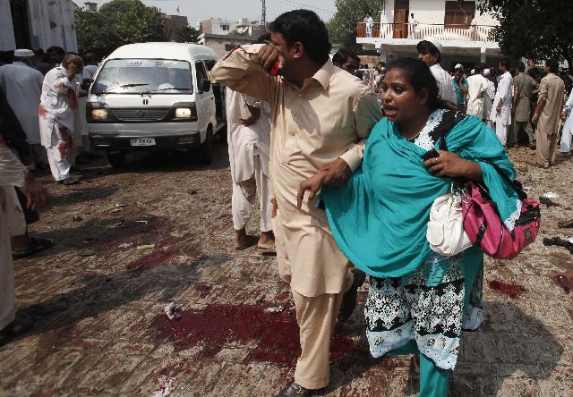 Έκρηξη με 30 νεκρούς στο Πακιστάν