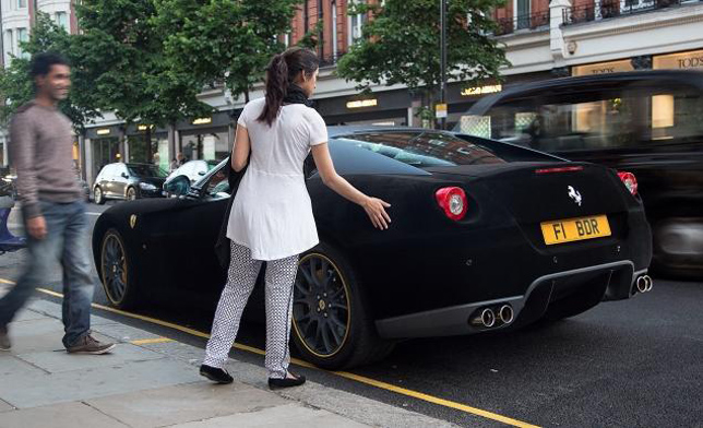 Πάρε αυτή τη Ferrari και όταν πιάσει βροχή θα κλαις με μαύρο...Βελούδο! [photos]  