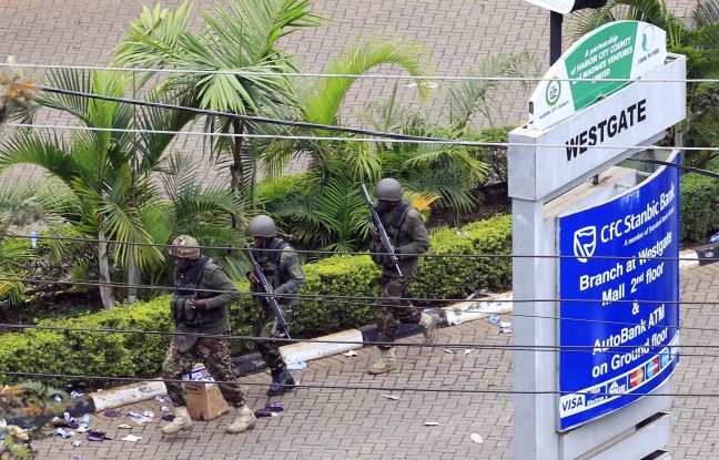 Εξουδετερώνονται εκρηκτικά στο εμπορικό κέντρο στο Ναϊρόμπι