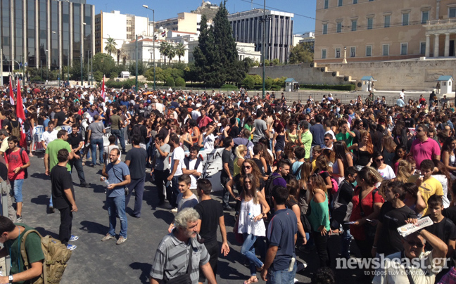 Σε εξέλιξη το συλλαλητήριο δασκάλων-καθηγητών