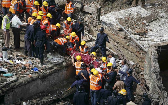 Αυξάνεται ο αριθμός των παγιδευμένων στο Μουμπάι
