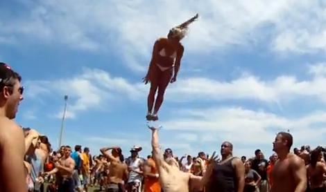 Cheerleaders και ξερό ψωμί