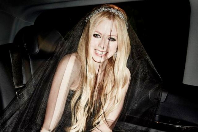 Φωτογράφιση με ιταλικό αέρα για την Avril Lavigne