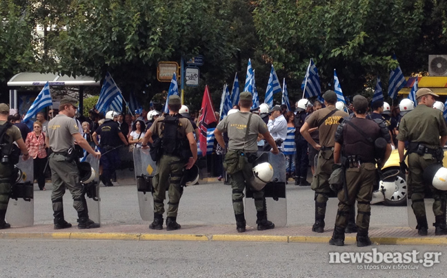 Χρυσαυγίτες στην Ευελπίδων