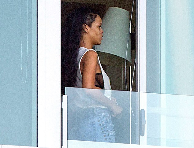 Καλά ξυπνητούρια Rihanna!