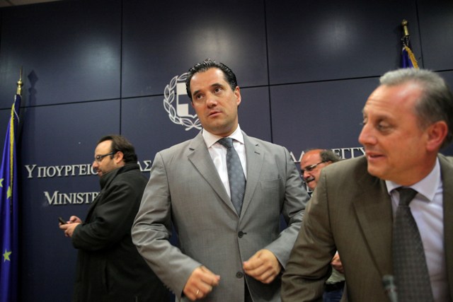 «Ο Φάρατζ θέλει έξοδο από το ευρώ και υποτίμηση για να έρθει στην Ελλάδα»