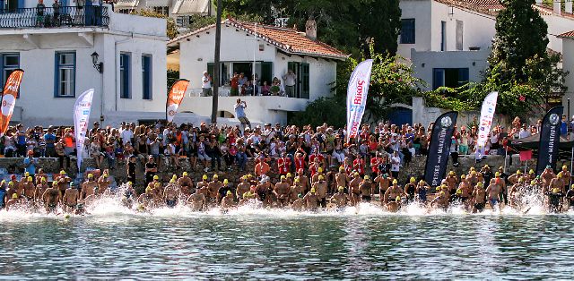 Εντυπωσιακή η 1η μέρα του Spetses mini Marathon