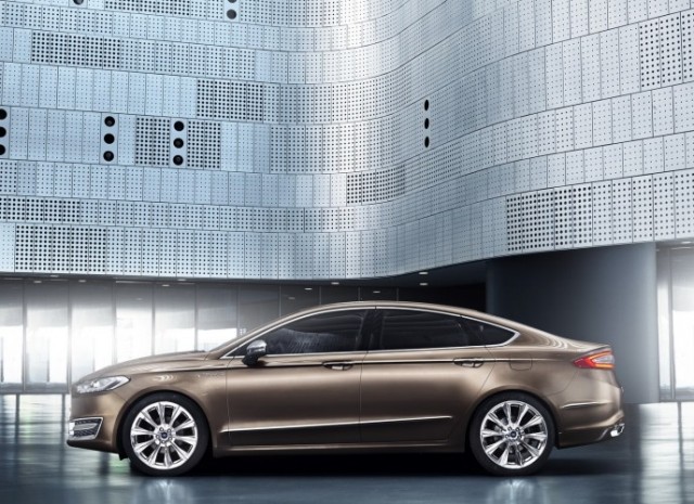 Άνοιγμα στις premium υποκατηγορίες κάνει η Ford