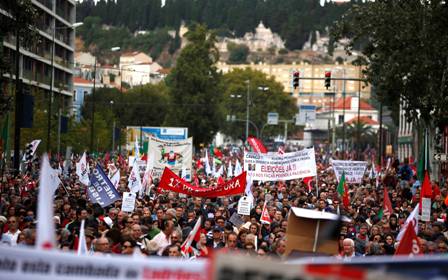 Χιλιάδες διαδήλωσαν κατά του νέου προϋπολογισμού στην Πορτογαλία