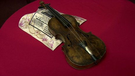 Βιολί από τον Τιτανικό βγαίνει στο «σφυρί»