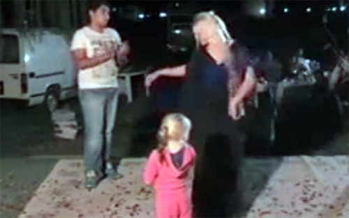 Βίντεο με τη μικρή Μαρία να χορεύει
