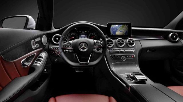 Το εσωτερικό της νέας Mercedes C-Class