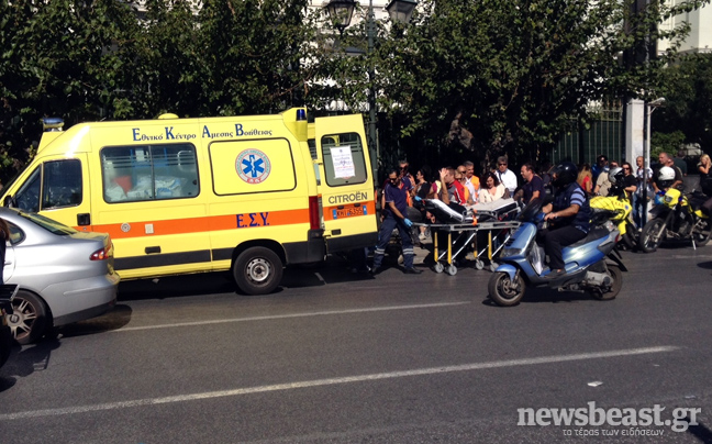 Λιποθύμησε γυναίκα στο Σύνταγμα