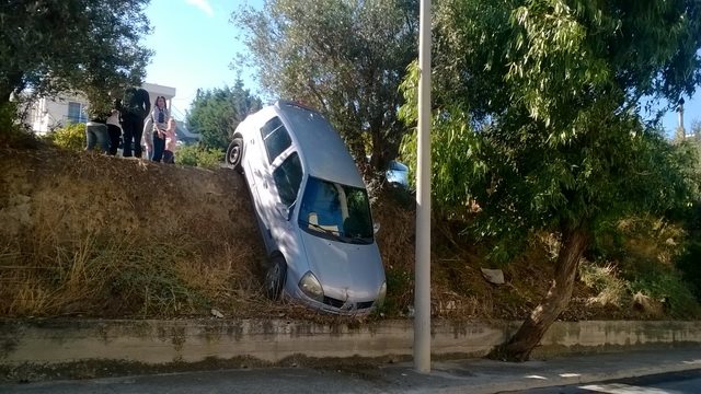 Αυτοκίνητο βρέθηκε στο… κενό
