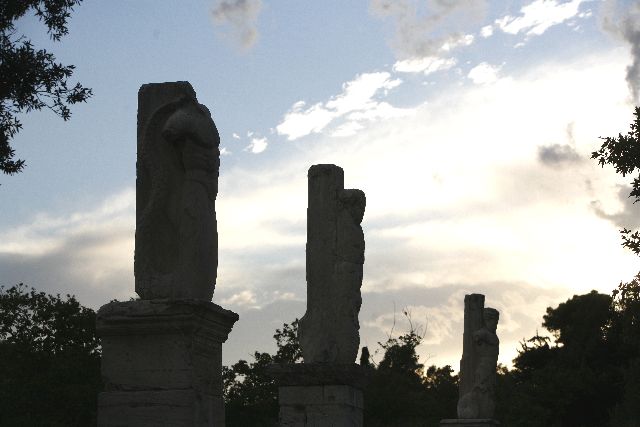 Δωρεάν ξεναγήσεις σε αρχαιολογικούς χώρους και γειτονιές της Αθήνας