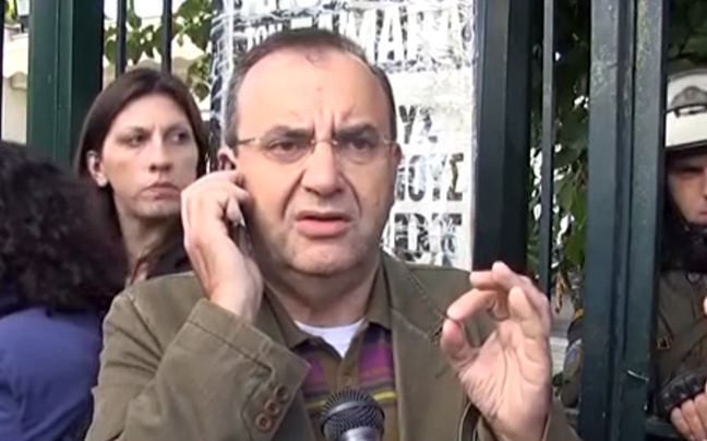 «Πρέπει να αποχωρήσουν οι δυνάμεις των ΜΑΤ»