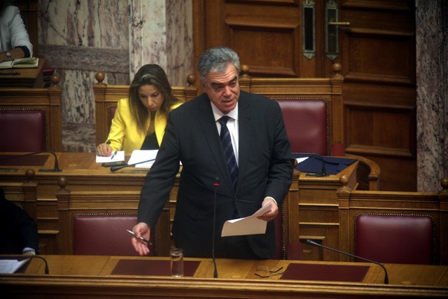 «Πισώπλατο χτύπημα ενόψει της ελληνικής Προεδρίας»