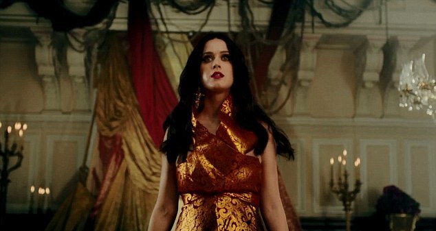 Teaser βίντεο του «Unconditionally» της Katy Perry