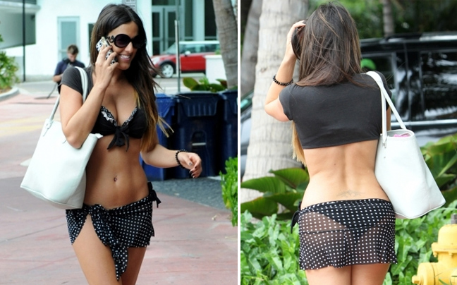 Βόλτα με το… μπικίνι για την Claudia Romani
