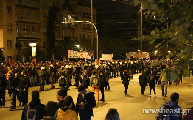 Ένταση μεταξύ αστυνομίας-αντιεξουσιαστών στα Εξάρχεια