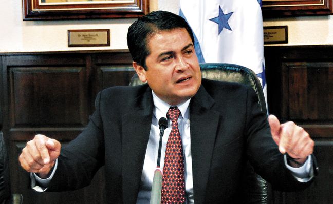 Ο Χουάν Ορλάντο Ερνάντες ορκίζεται ξανά πρόεδρος στην Ονδούρα