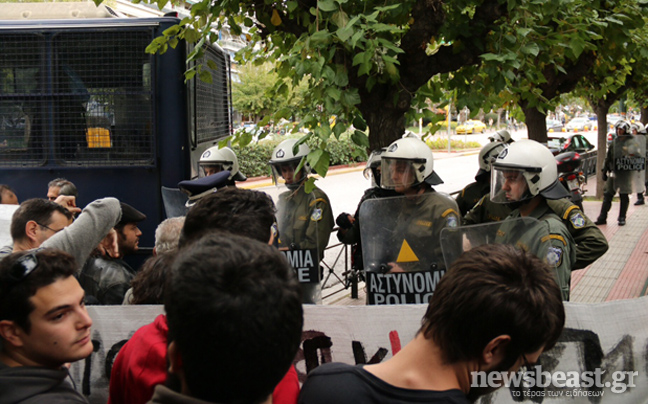 Αποκλιμακώθηκε η ένταση στην Ευελπίδων