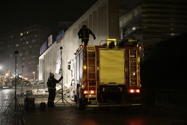 Τουλάχιστον 21 οι νεκροί, άγνωστος ο αριθμός των παγιδευμένων