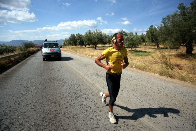 Υπερμαραθώνιος για φιλανθρωπικό σκοπό από τα Σφακιά έως τα Χανιά