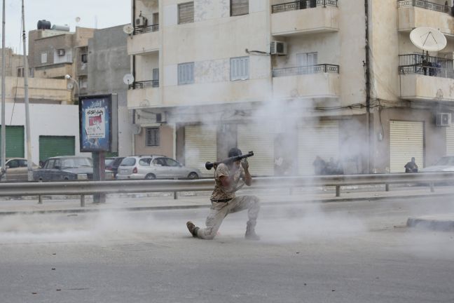 Τουλάχιστον 18 νεκροί στη Λιβύη σε μάχες μεταξύ ισλαμιστών και στρατού