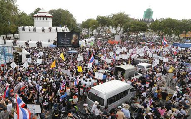 Διαδηλωτές κατέλαβαν το επιτελείο στρατού στην Ταϊλάνδη