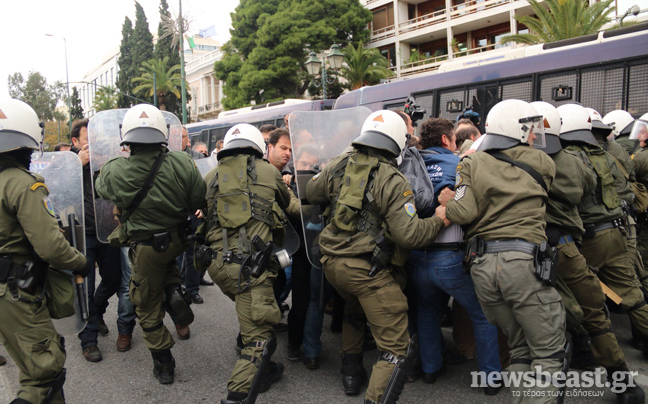 Ελεύθεροι οι εννέα σχολικοί φύλακες που συνελήφθησαν