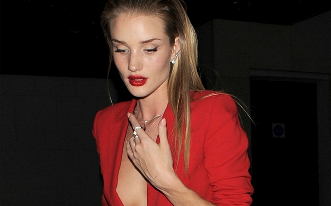 Η… ασυγκράτητη Rosie Huntington Whiteley