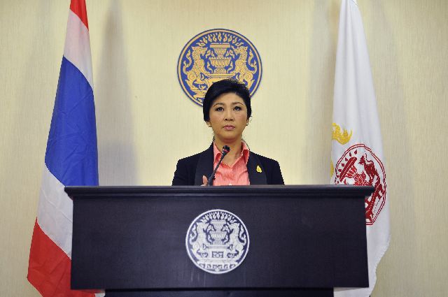 «Τρίζει» η καρέκλα της πρωθυπουργού της Ταϊλάνδης