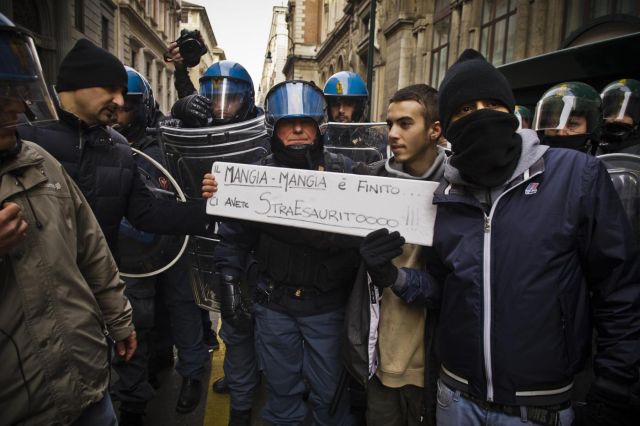 Αλληλεγγύη των Ιταλών αστυνομικών στις κινητοποιήσεις των πολιτών