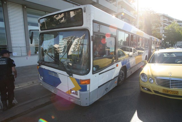 Φάρσα για βόμβα σε αστικό λεωφορείο στο Ελληνικό