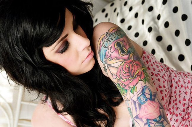 Ωραία κορίτσια, ακόμη ωραιότερα τατουάζ&#8230;