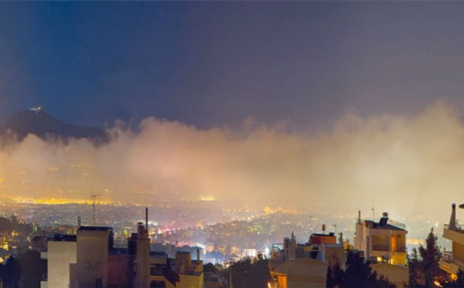 «Καπνίζουν» ήδη επικίνδυνα τα τζάκια της Αθήνας