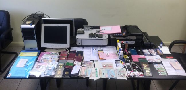 Εργαστήριο κατασκευής πλαστών εγγράφων στα Πατήσια