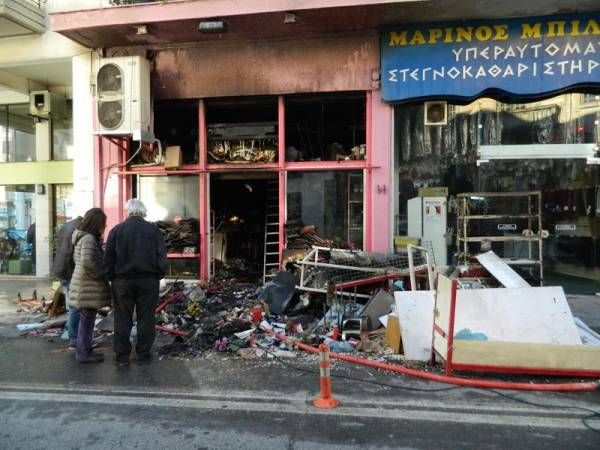 Κάηκε κατάστημα στο κέντρο της Τρίπολης
