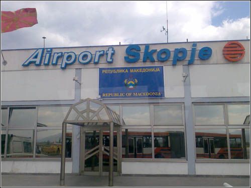 Ομίχλη και νέφος έκλεισαν το αεροδρόμιο των Σκοπίων