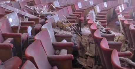 Φωτογραφίες  από το θέατρο Apollo στο Λονδίνο όπου κατέρρευσε η οροφή