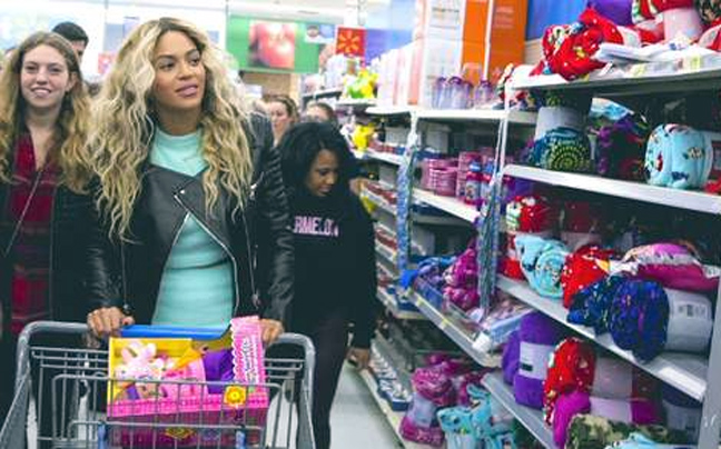 H Beyonce έγινε… Άγιος Βασίλης