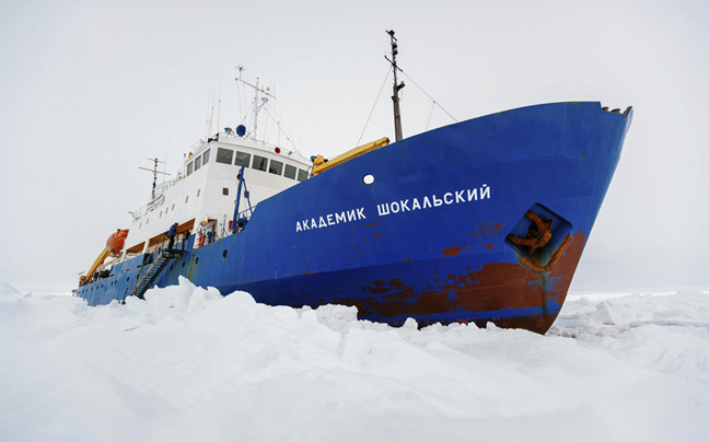 Απειλείται η προσπάθεια προσέγγισης του ερευνητικού σκάφους στην Ανταρκτική