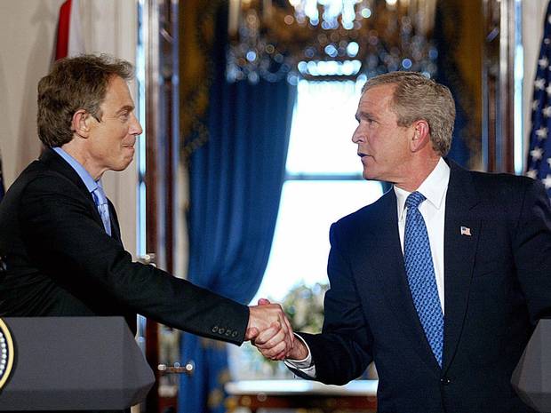 Στο φως οι μυστικές επαφές Μπους-Μπλερ για τον πόλεμο στο Ιράκ