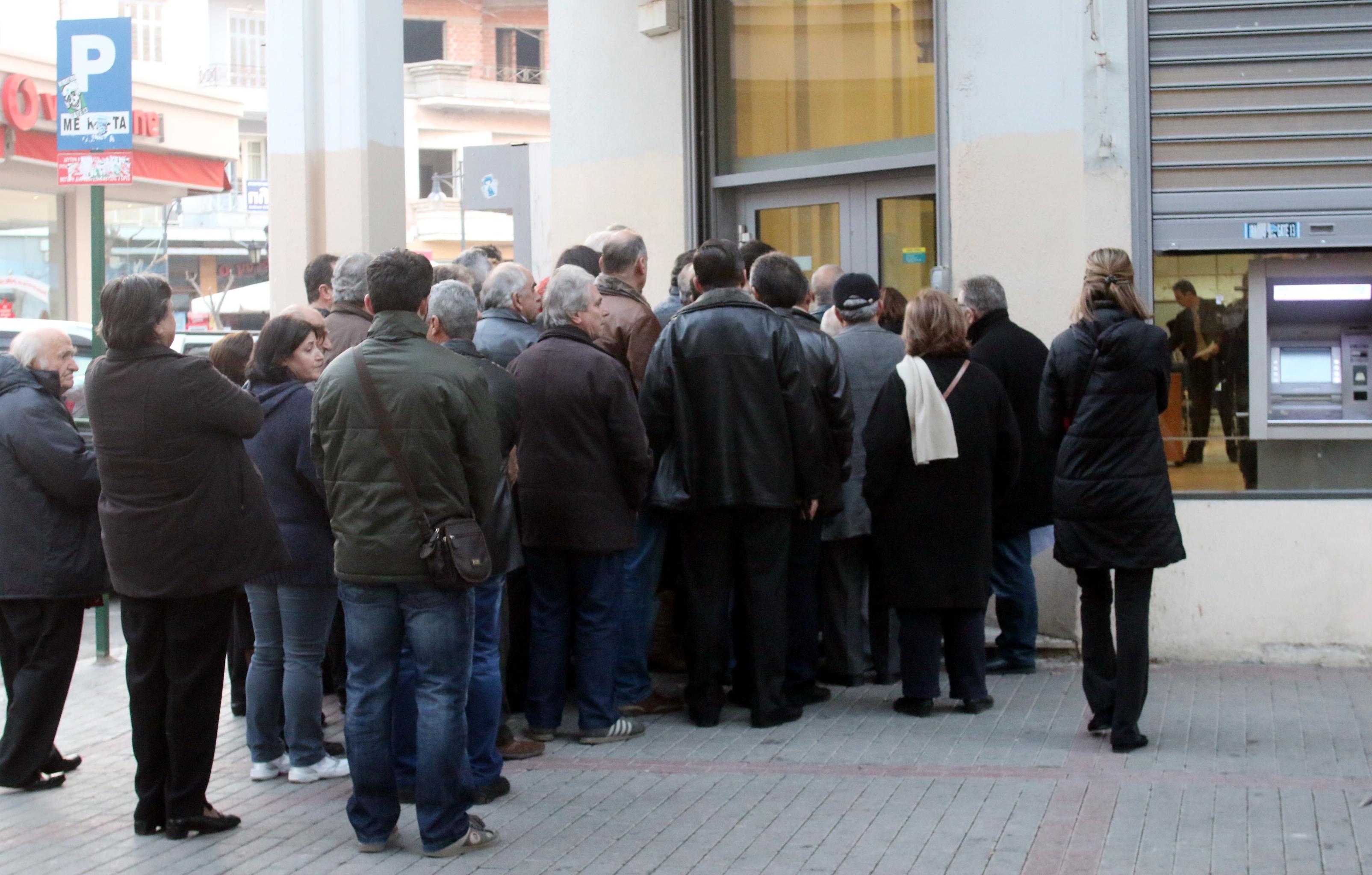 Ουρές στις εφορίες της Θεσσαλονίκης